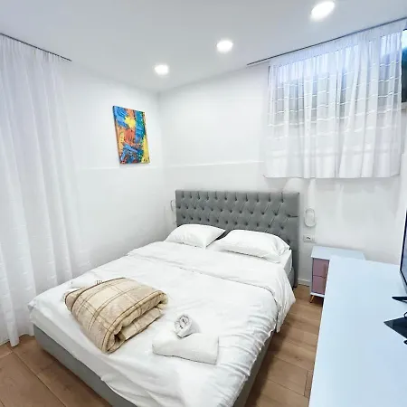 Tirana Inn Hotel Отель 3*