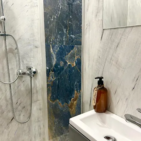 Tirana Inn Hotel Otel 3*