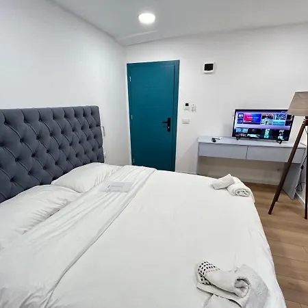 Tirana Inn Hotel Otel 3*