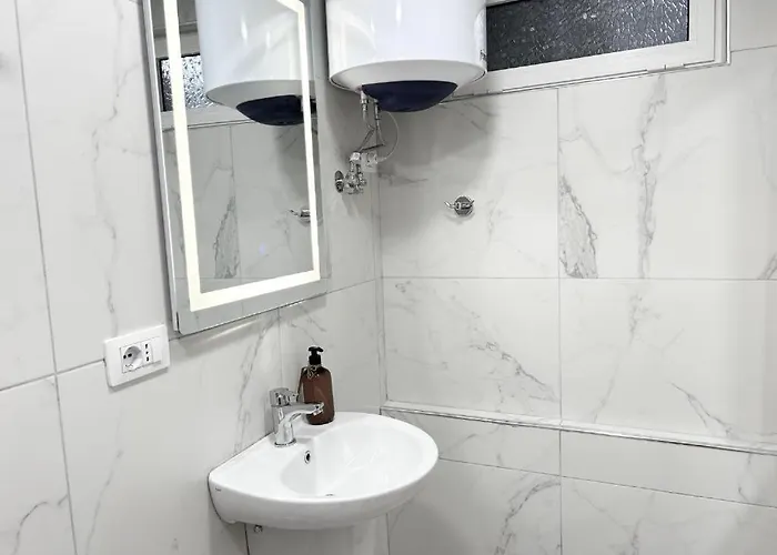 Tirana Inn Hotel Szálloda 3*