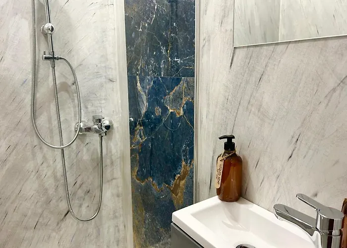 Tirana Inn Hotel Szálloda 3*